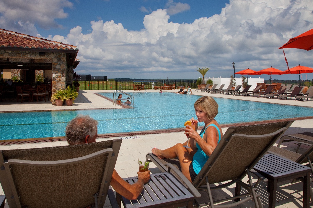 Bella Collina Pool